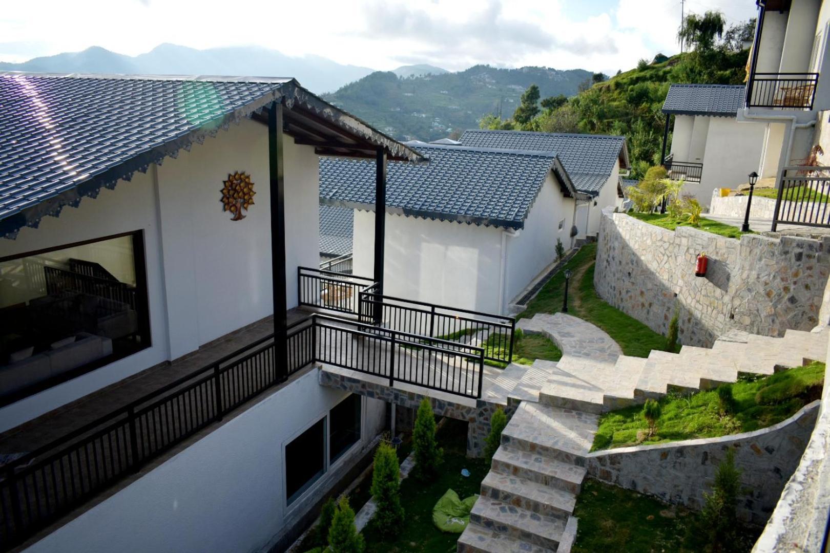 Rega Manivedya The Jungle Trail Resort Мукетсвар Екстер'єр фото